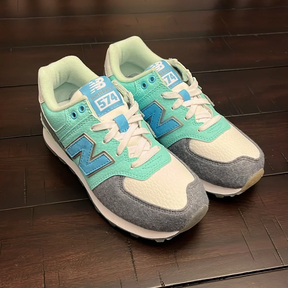 New Balance 574 KL574FYP Frozen Shoes Sneakers new Youth Girls Size 13